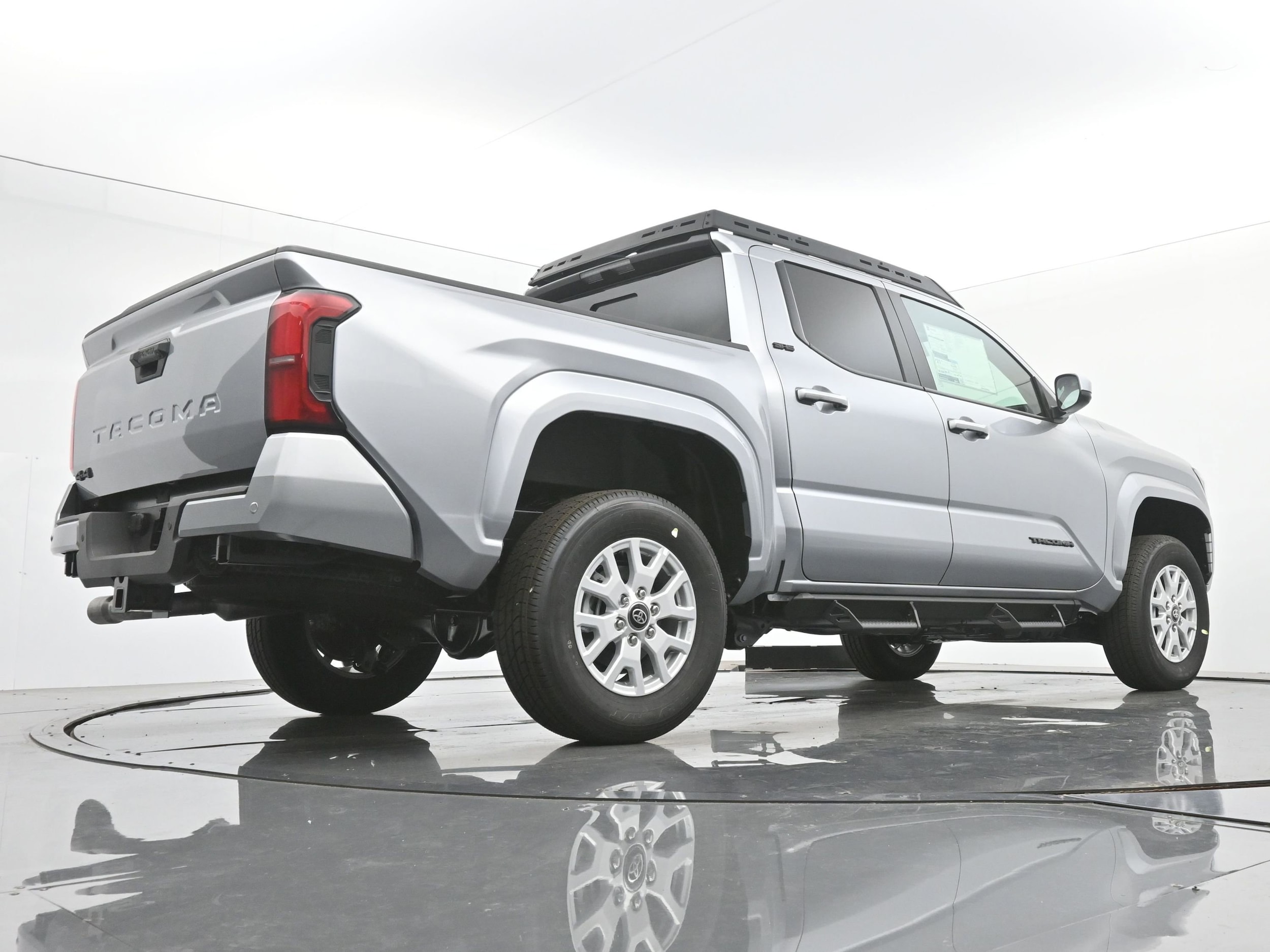 2025 Toyota Tacoma SR5 - Photo 19