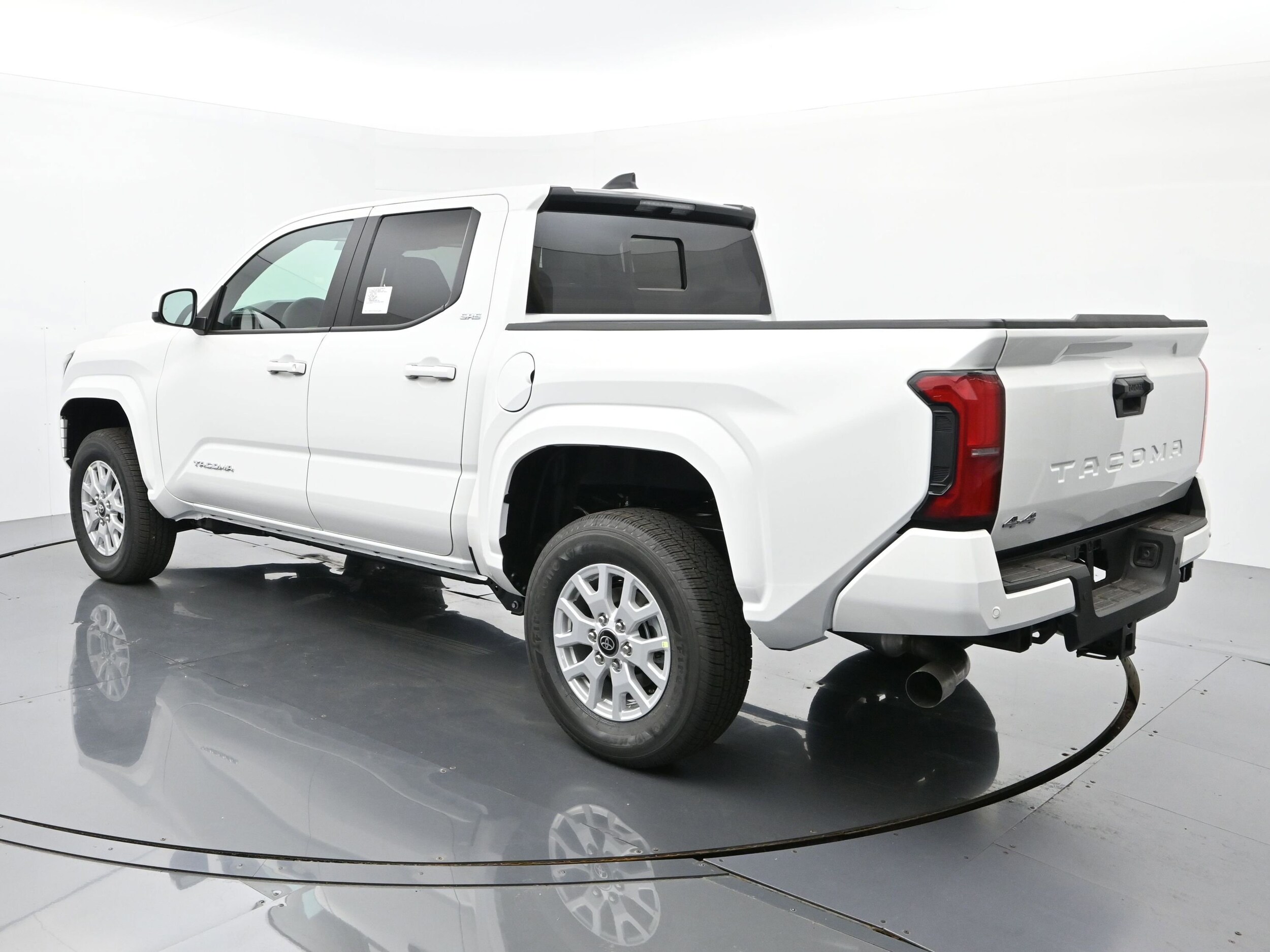 2025 Toyota Tacoma SR5 4x4 Double Cab photo 2