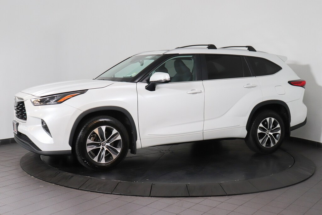 Used 2023 Toyota Highlander XLE SUV