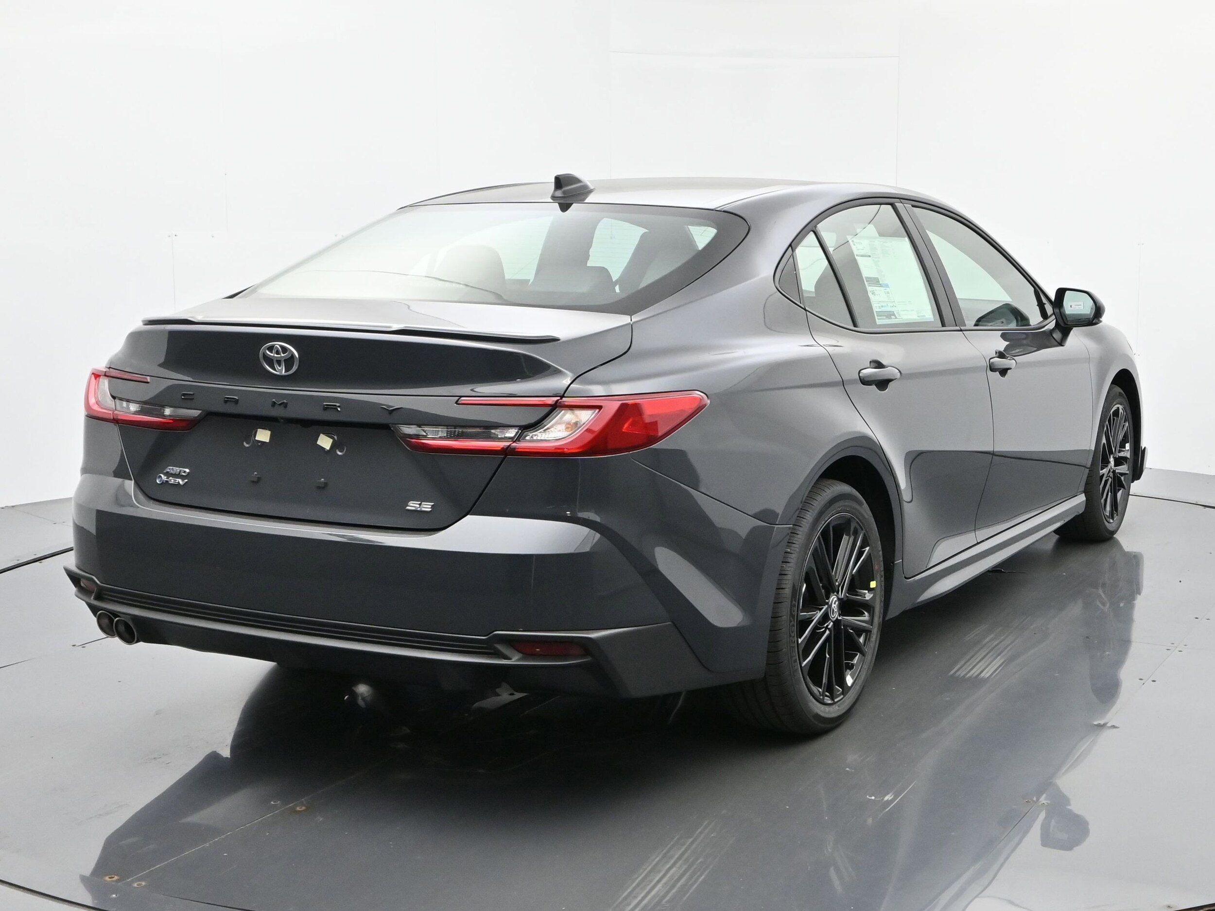 2026 Toyota Camry SE photo 4