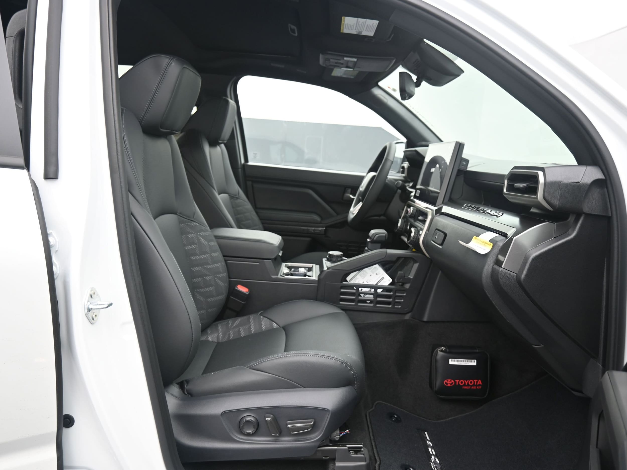 2025 Toyota Tacoma TRD Sport - Photo 13