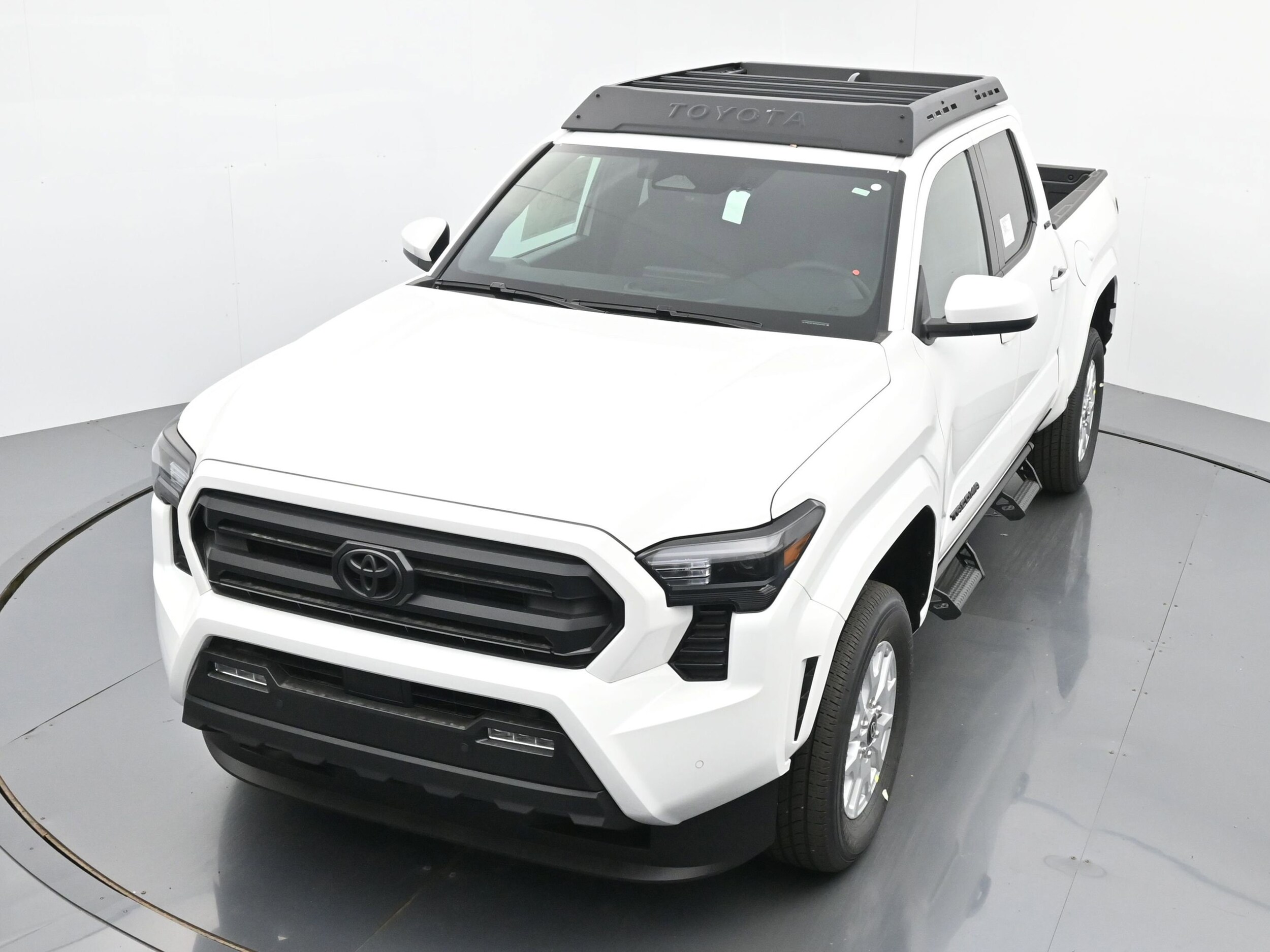 2025 Toyota Tacoma SR5 - Photo 23