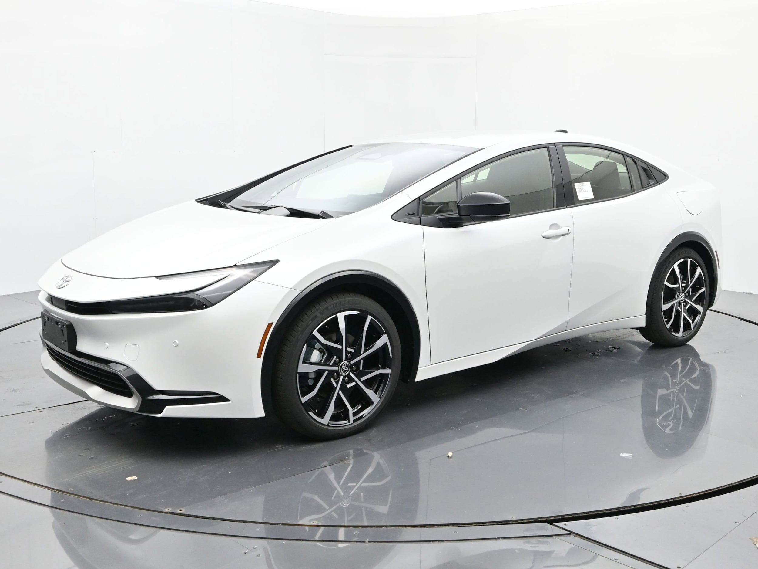 2026 Toyota Prius XSE's photo