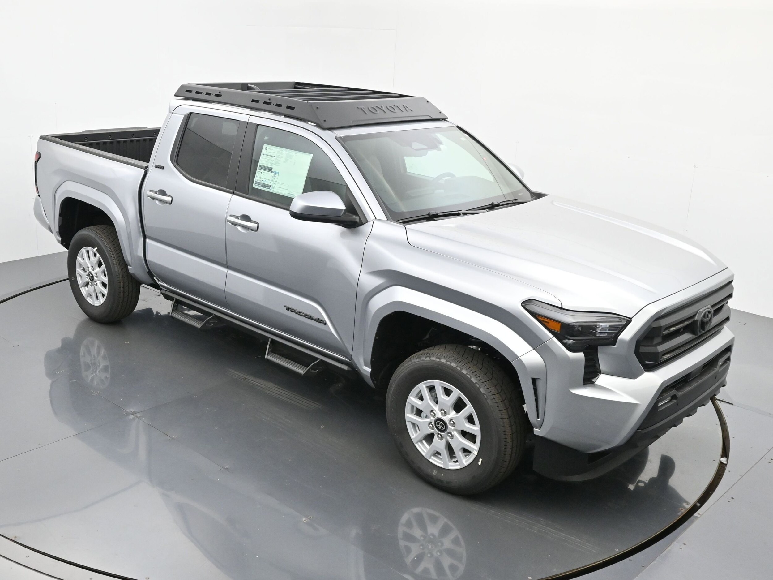 2025 Toyota Tacoma SR5 - Photo 29