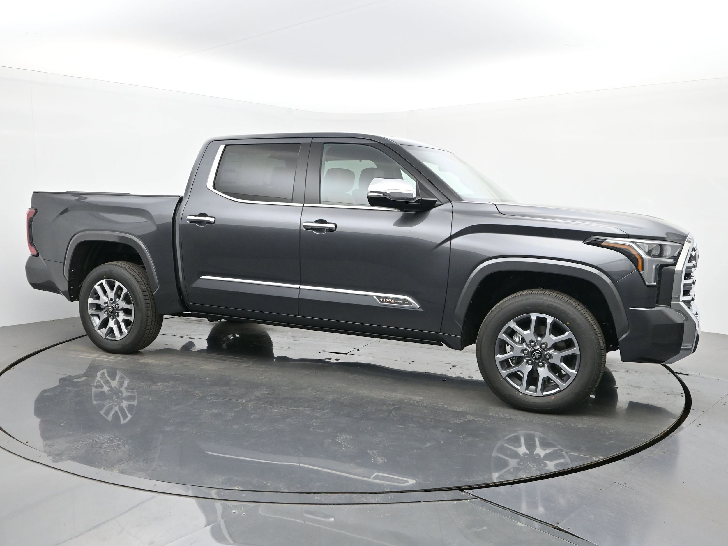 2026 Toyota Tundra 1794 Edition - Photo 6