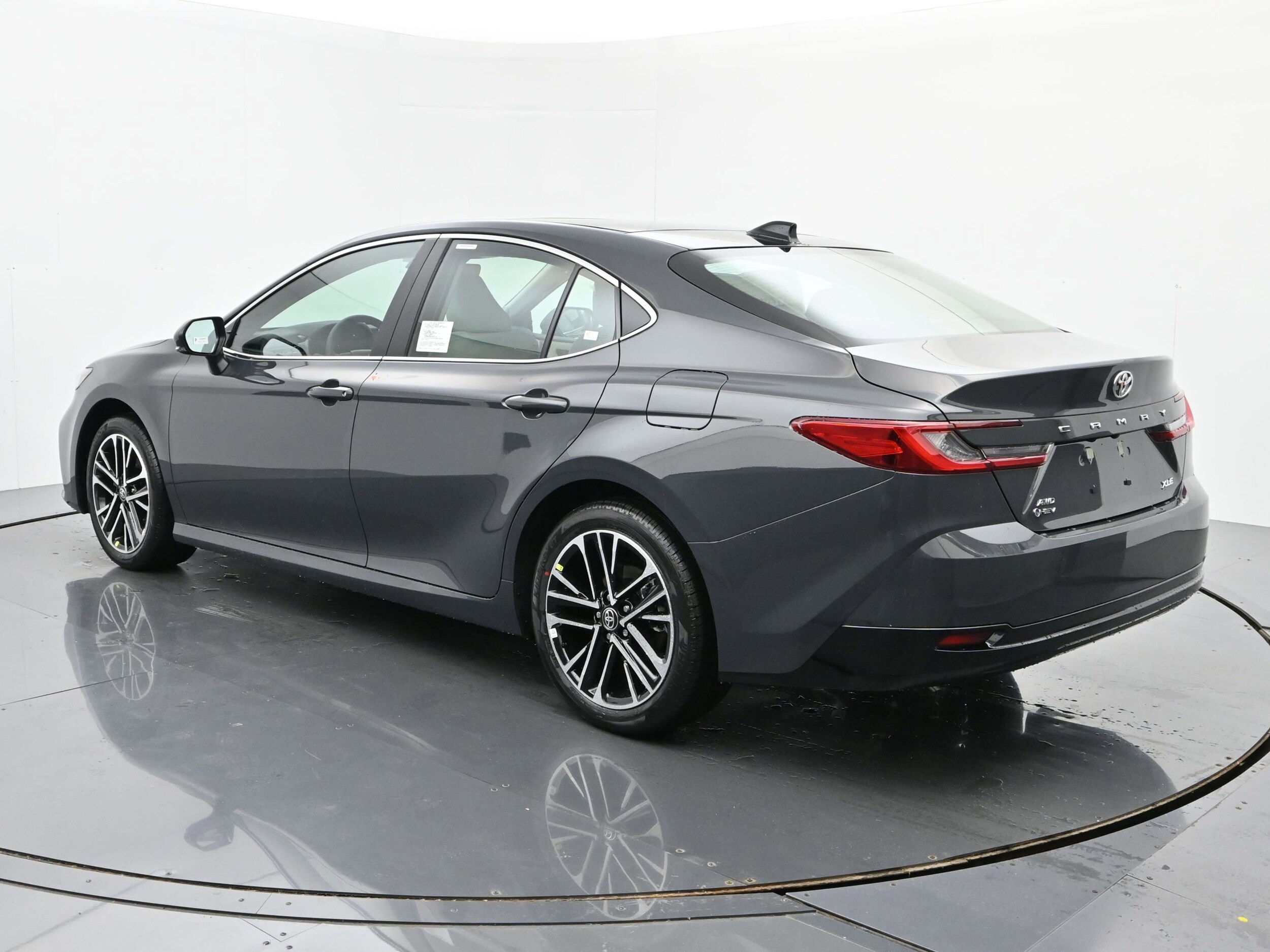 2026 Toyota Camry XLE photo 3