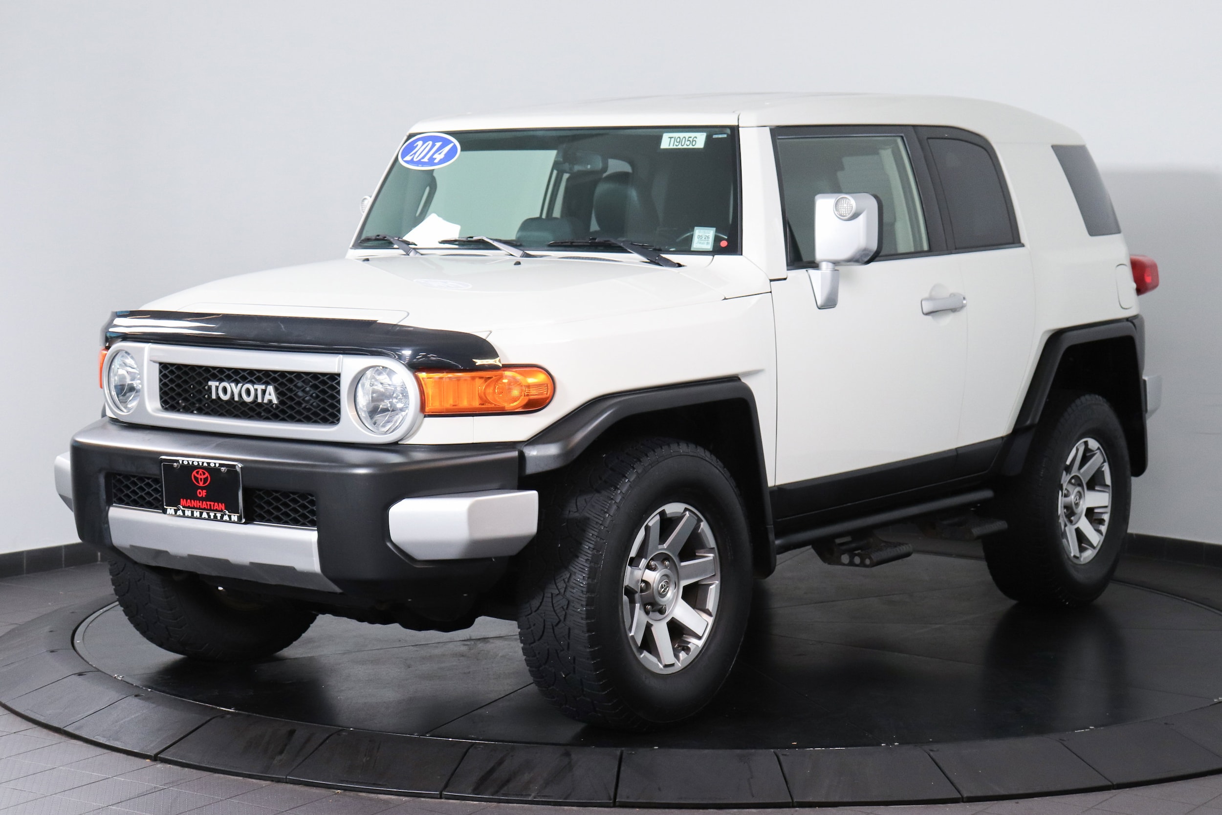 2014 Toyota FJ Cruiser Base's photo