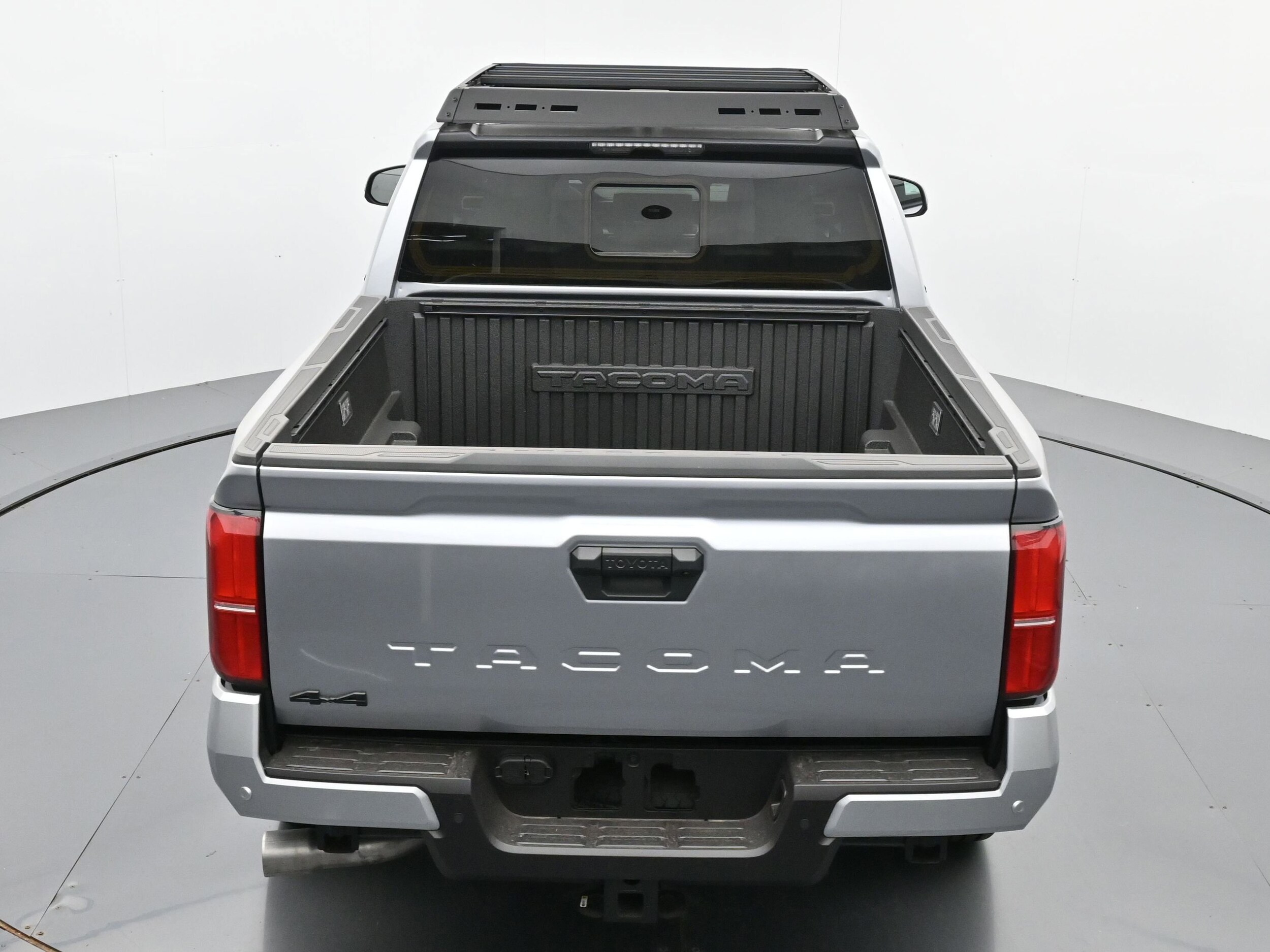 2025 Toyota Tacoma SR5 - Photo 26
