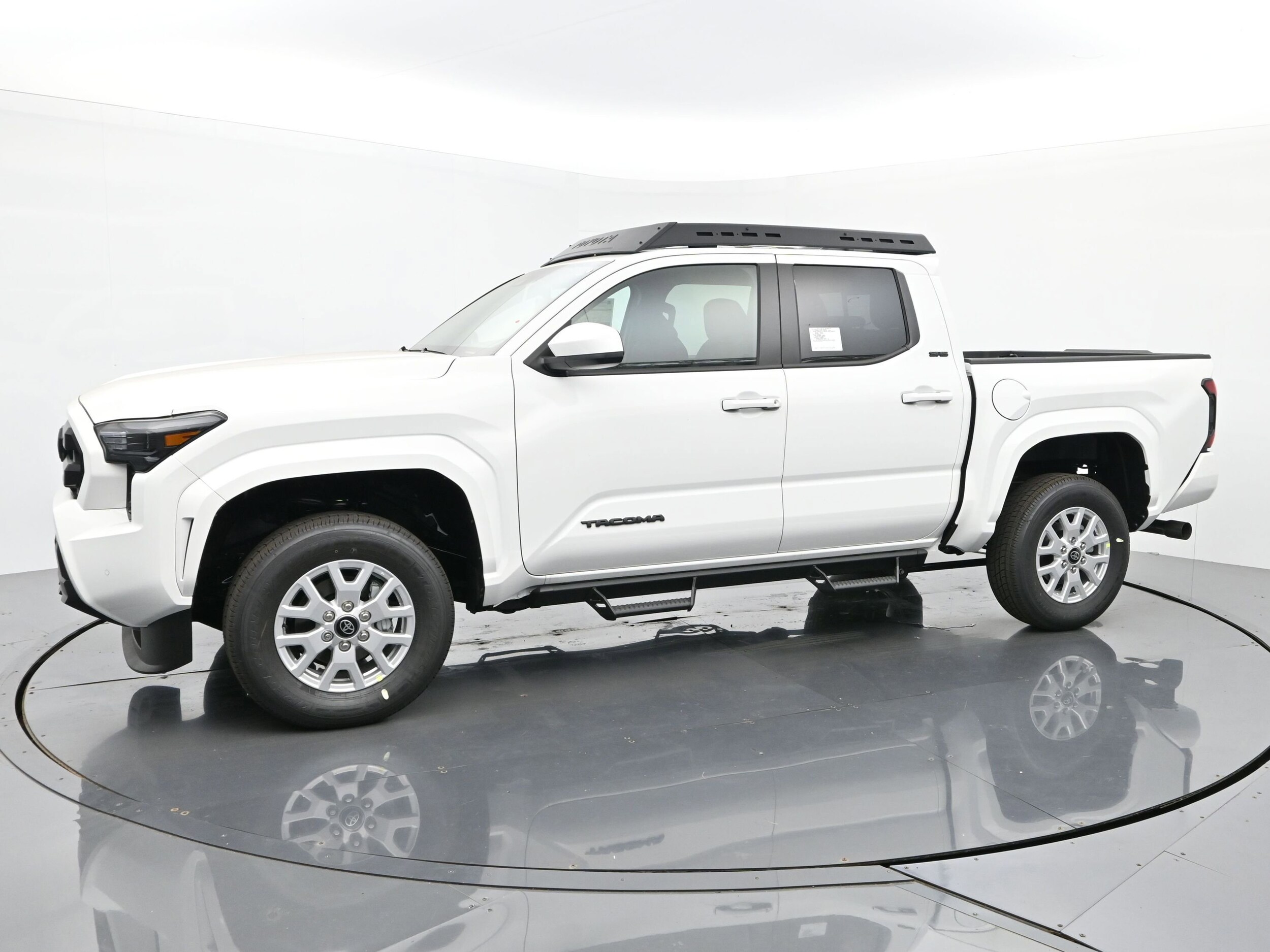 2025 Toyota Tacoma SR5 4x4 Double Cab photo 2