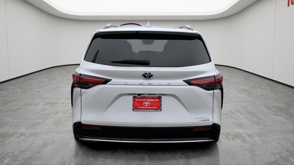Certified 2024 Toyota Sienna Platinum 7 Passenger Van Passenger Van