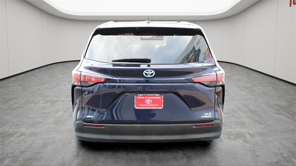 Certified 2021 Toyota Sienna XLE 7 Passenger Van
