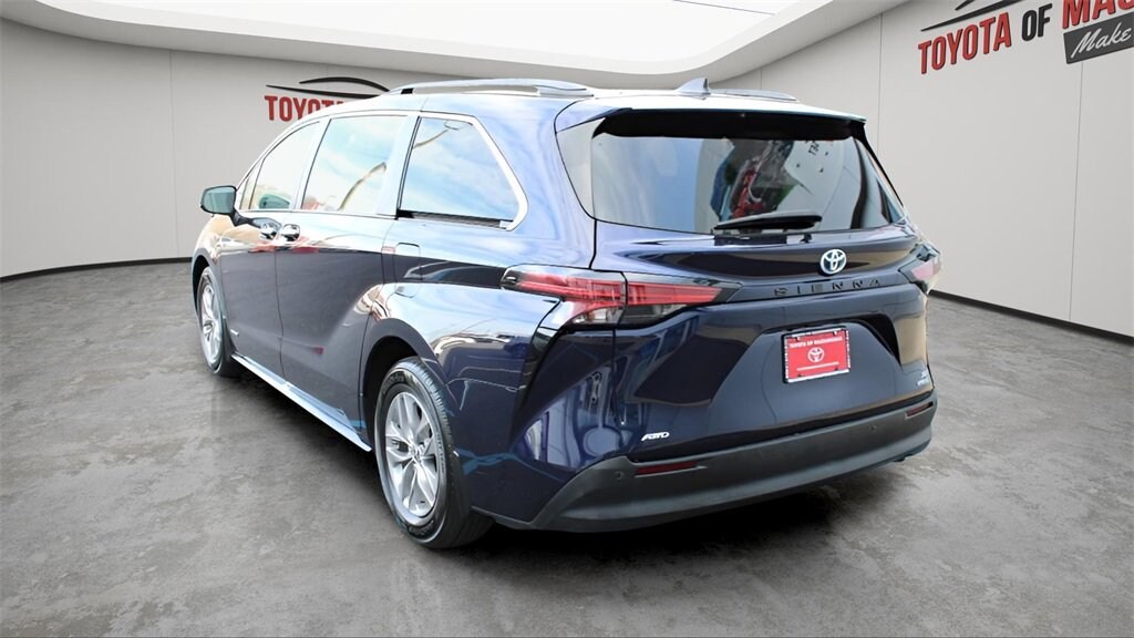 Certified 2021 Toyota Sienna XLE 7 Passenger Van