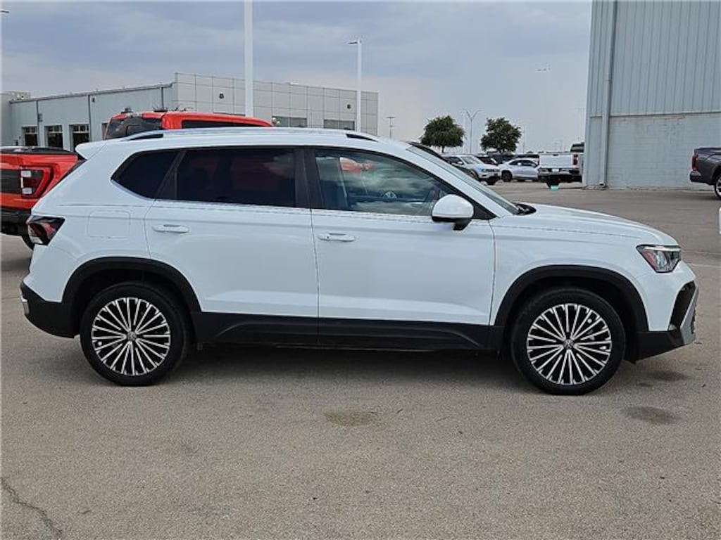 Used 2025 Volkswagen Taos 1.5T SE SUV