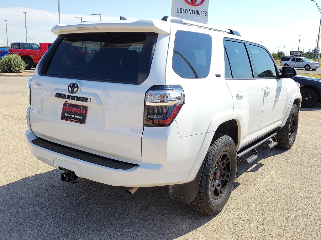 2023 Toyota 4Runner SR5 photo 3