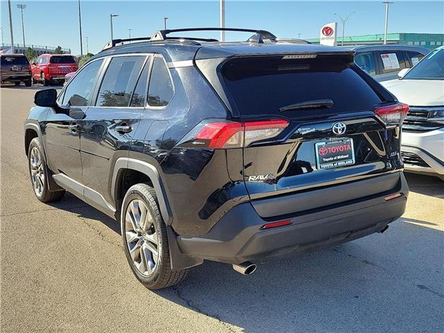 2022 Toyota RAV4 XLE Premium photo 2