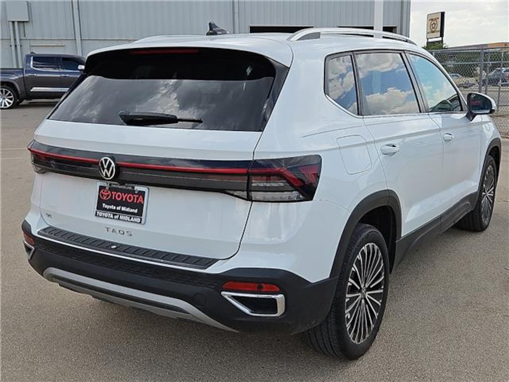 Used 2025 Volkswagen Taos 1.5T SE SUV