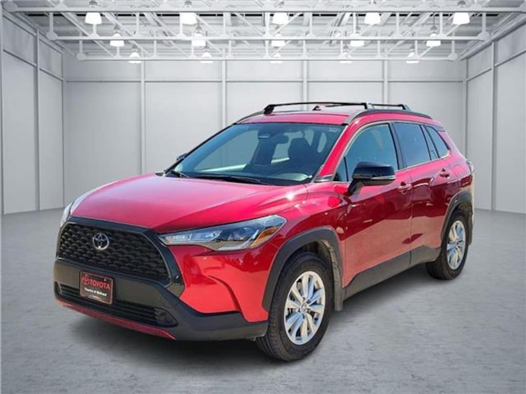Used 2025 Toyota Corolla Cross LE SUV
