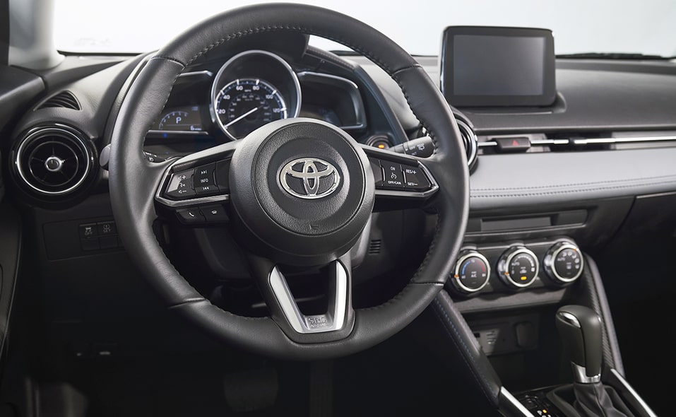 Toyota Yaris Hatchback 2020 Steering wheel-min.jpg