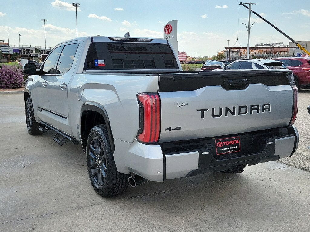 2023 Toyota Tundra Platinum CrewMax photo 3