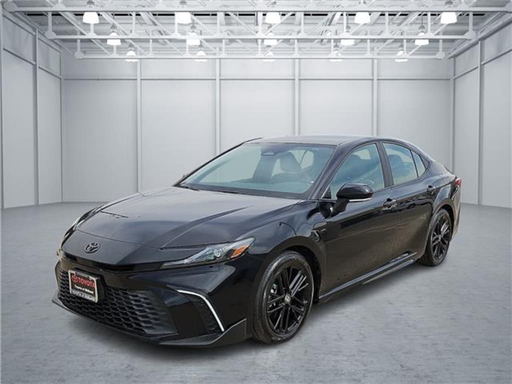 Used 2025 Toyota Camry SE Sedan