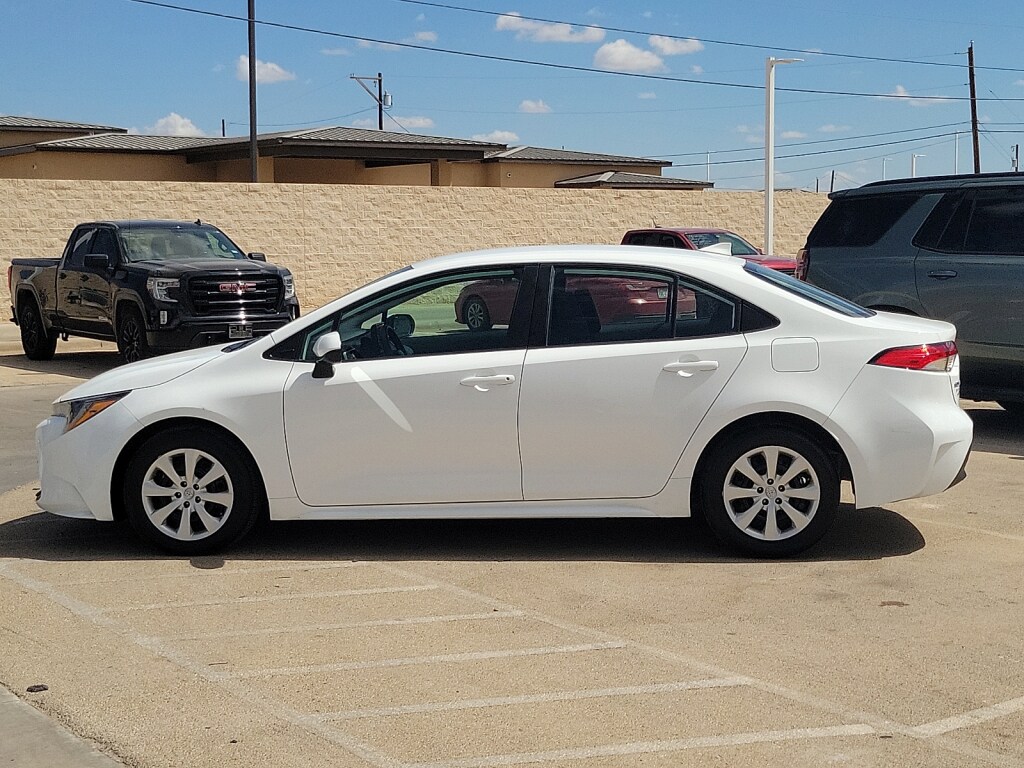 Used 2025 Toyota Corolla LE Sedan