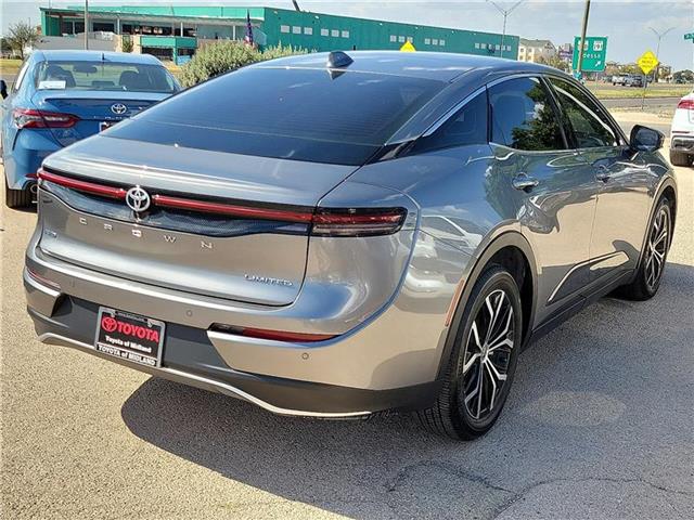 2023 Toyota Crown Limited photo 4