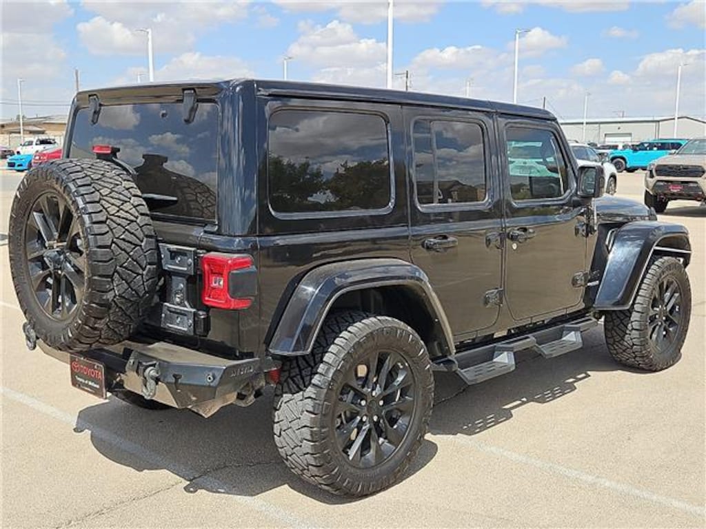 Used 2021 Jeep Wrangler Unlimited Sahara SUV