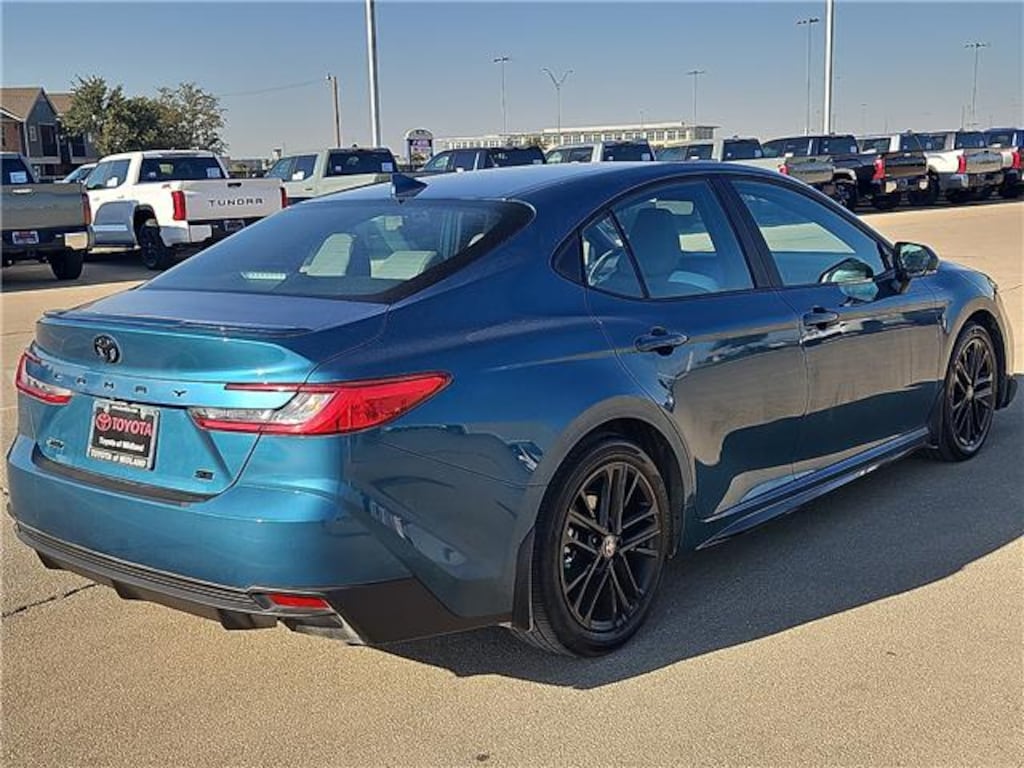 Used 2026 Toyota Camry SE Sedan