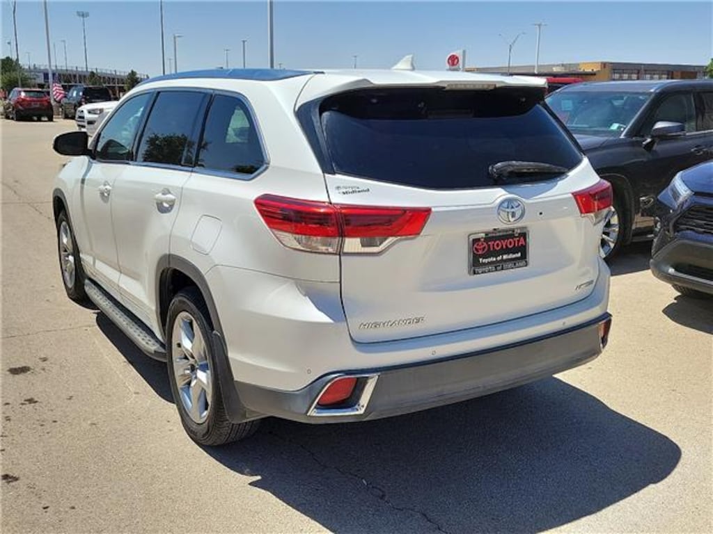 Used 2017 Toyota Highlander Limited V6 SUV
