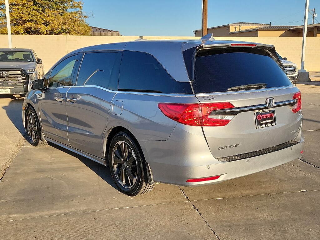 2024 Honda Odyssey Elite photo 3