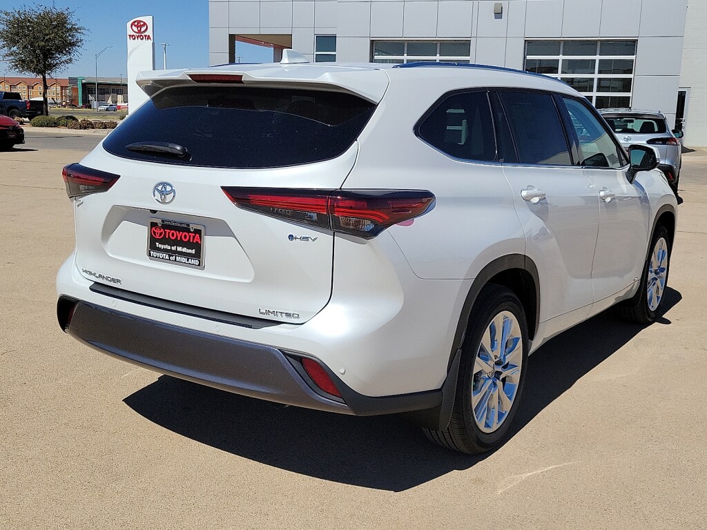 New 2026 Toyota Highlander Hybrid Limited SUV