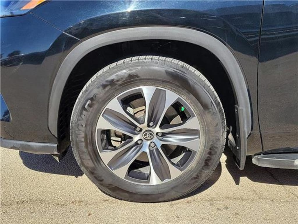Used 2023 Toyota Highlander XLE SUV