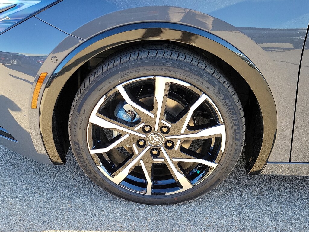 New 2026 Toyota Prius Plug-In Hybrid XSE Premium Hatchback