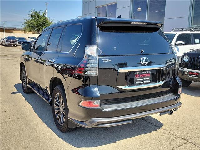 2023 Lexus GX 460 Luxury photo 3