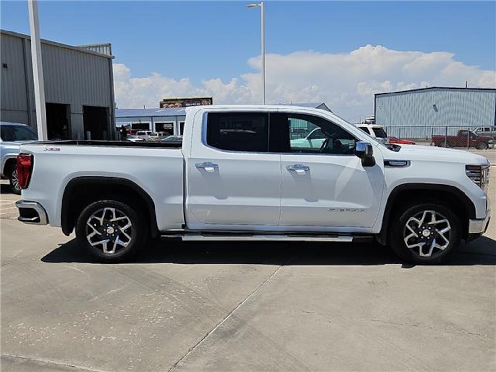Used 2022 GMC Sierra 1500 SLT Truck Crew Cab