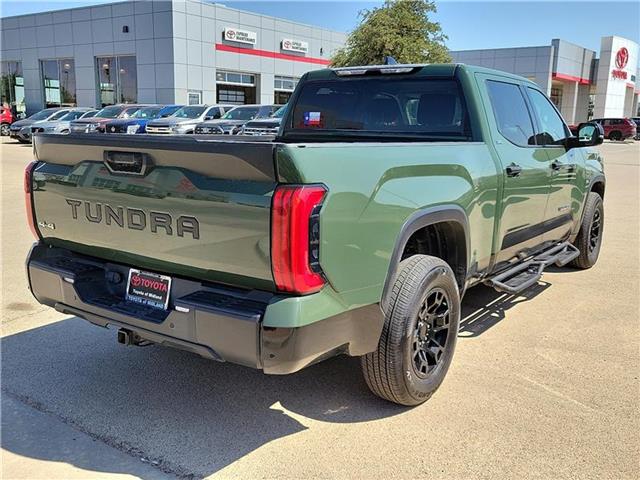 2023 Toyota Tundra SR5 CrewMax photo 4