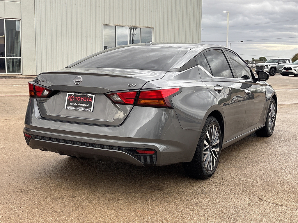 Used 2024 Nissan Altima 2.5 SV Sedan