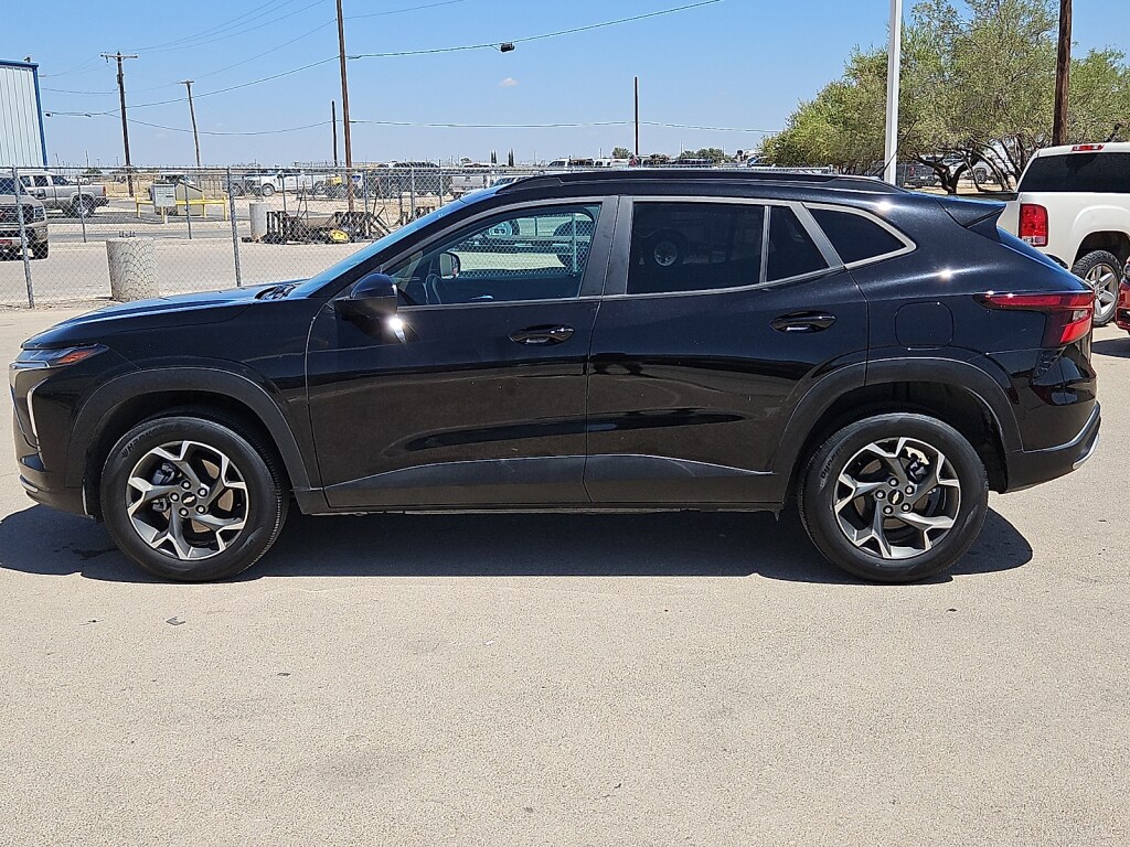 Used 2025 Chevrolet Trax LT SUV