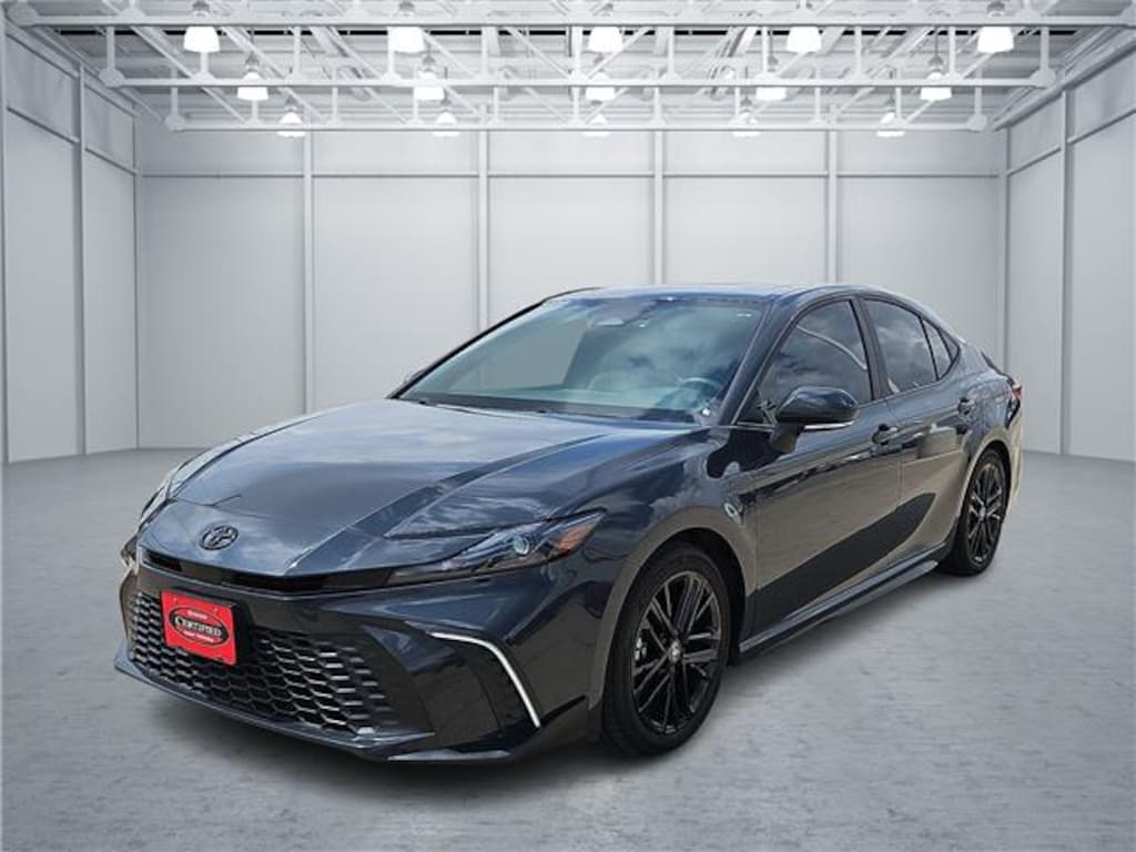Used 2025 Toyota Camry SE Sedan