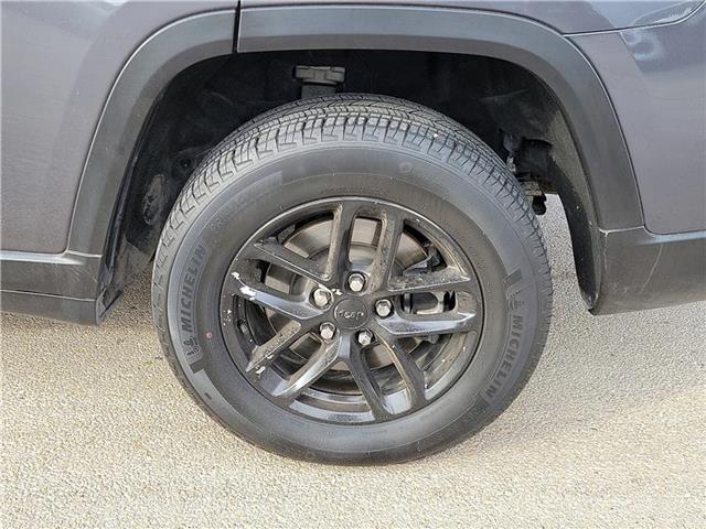 2024 Jeep Grand Cherokee Laredo photo 2