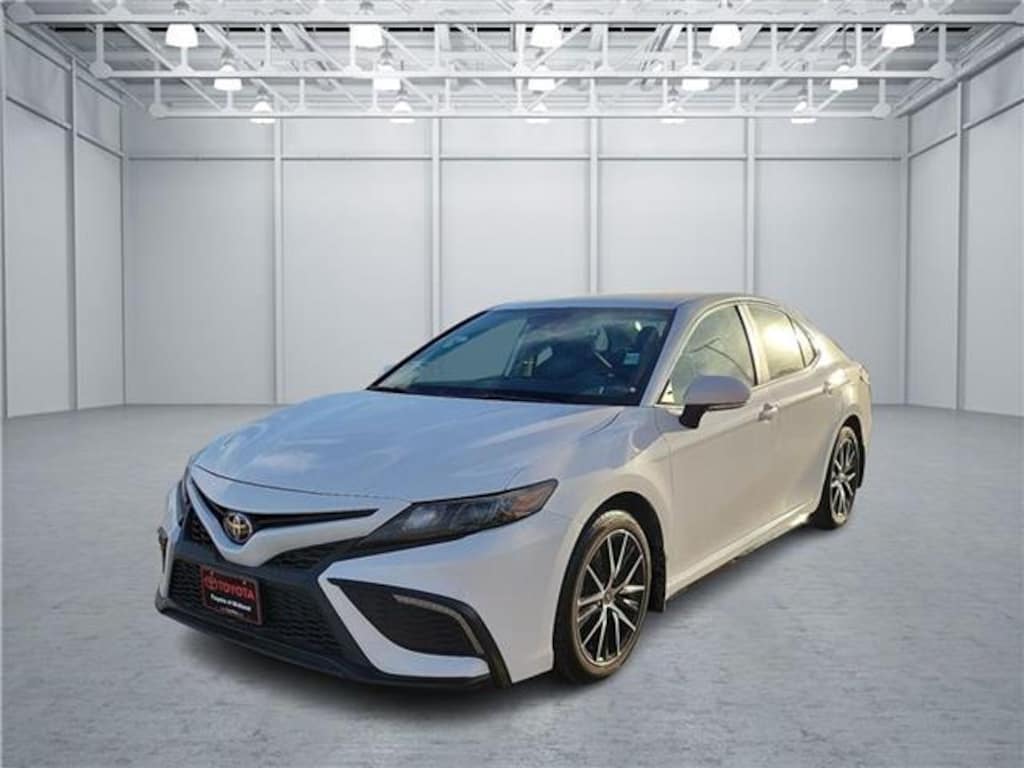 Used 2023 Toyota Camry SE Sedan