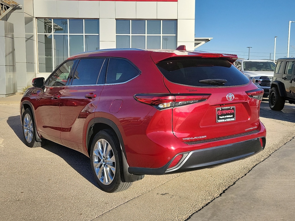 Used 2023 Toyota Highlander Limited SUV