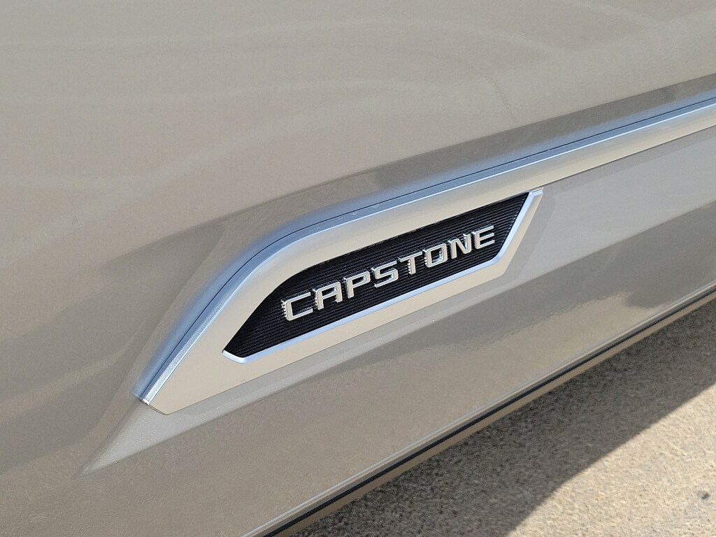 New 2026 Toyota Tundra Hybrid Capstone 4x4 Crewmax 5.5 ft. box 145.7 in. WB CrewMax