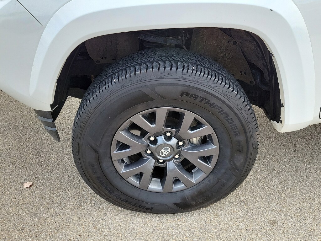 2023 Toyota Tacoma SR5 V6 4x4 Double Cab photo 2