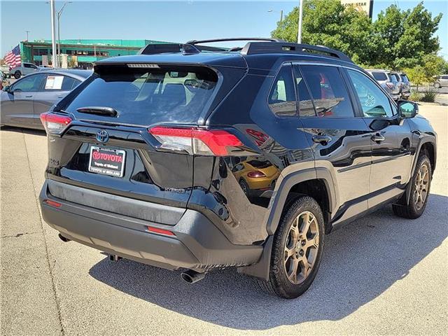 2024 Toyota RAV4 Hybrid photo 3