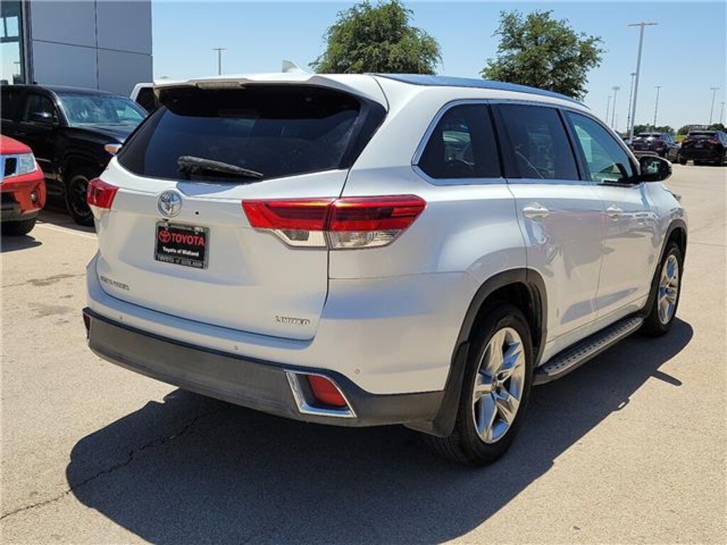 Used 2017 Toyota Highlander Limited V6 SUV