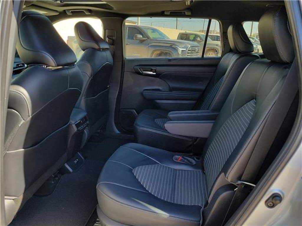 Used 2021 Toyota Highlander XSE SUV