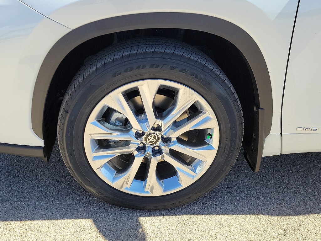 New 2026 Toyota Highlander Hybrid Limited SUV