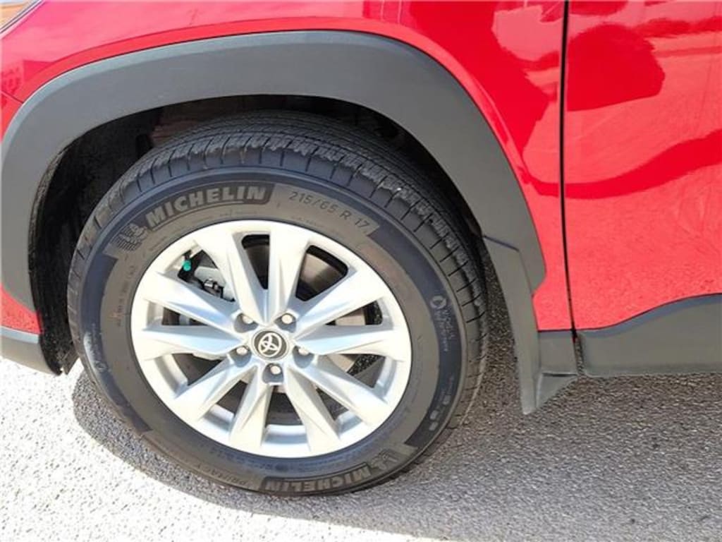 Used 2025 Toyota Corolla Cross LE SUV
