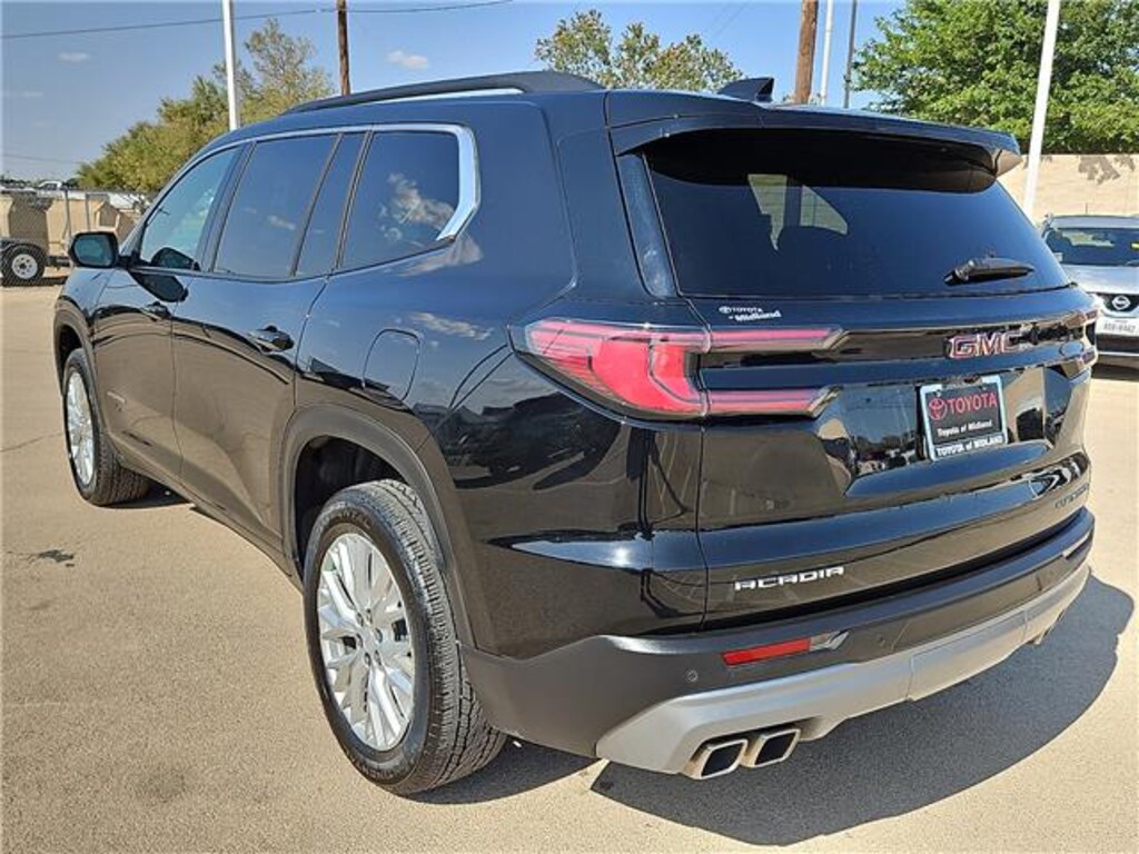 Used 2025 GMC Acadia Elevation SUV